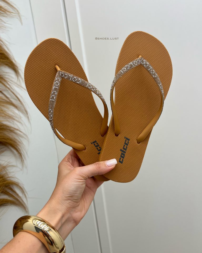 chinelo colcci pandora caramelo logo strass 385665138