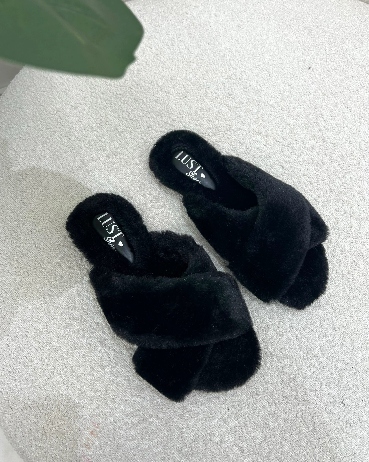 pantufa lust shoes pelucia preto 133697 pantufa lust shoes pelucia preto 133697